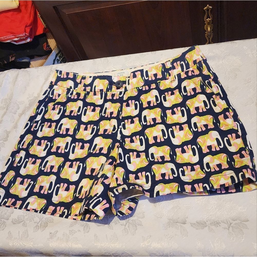 Crown & IVY Elephant 4 pocket Shorts size 4